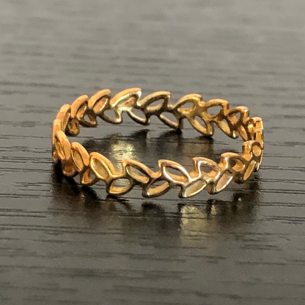 🟢 leaf weave faux gold ring
